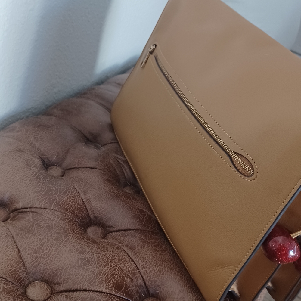 Coach Tan Leather Shoulder Bag with Gold Chain - Picture 8 of 8